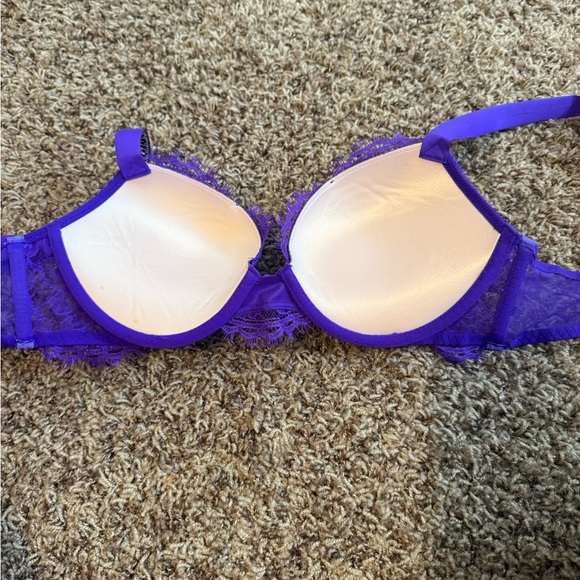 Victoria's Secret Purple Lace Push-Up Bra - Picture 5 of 7